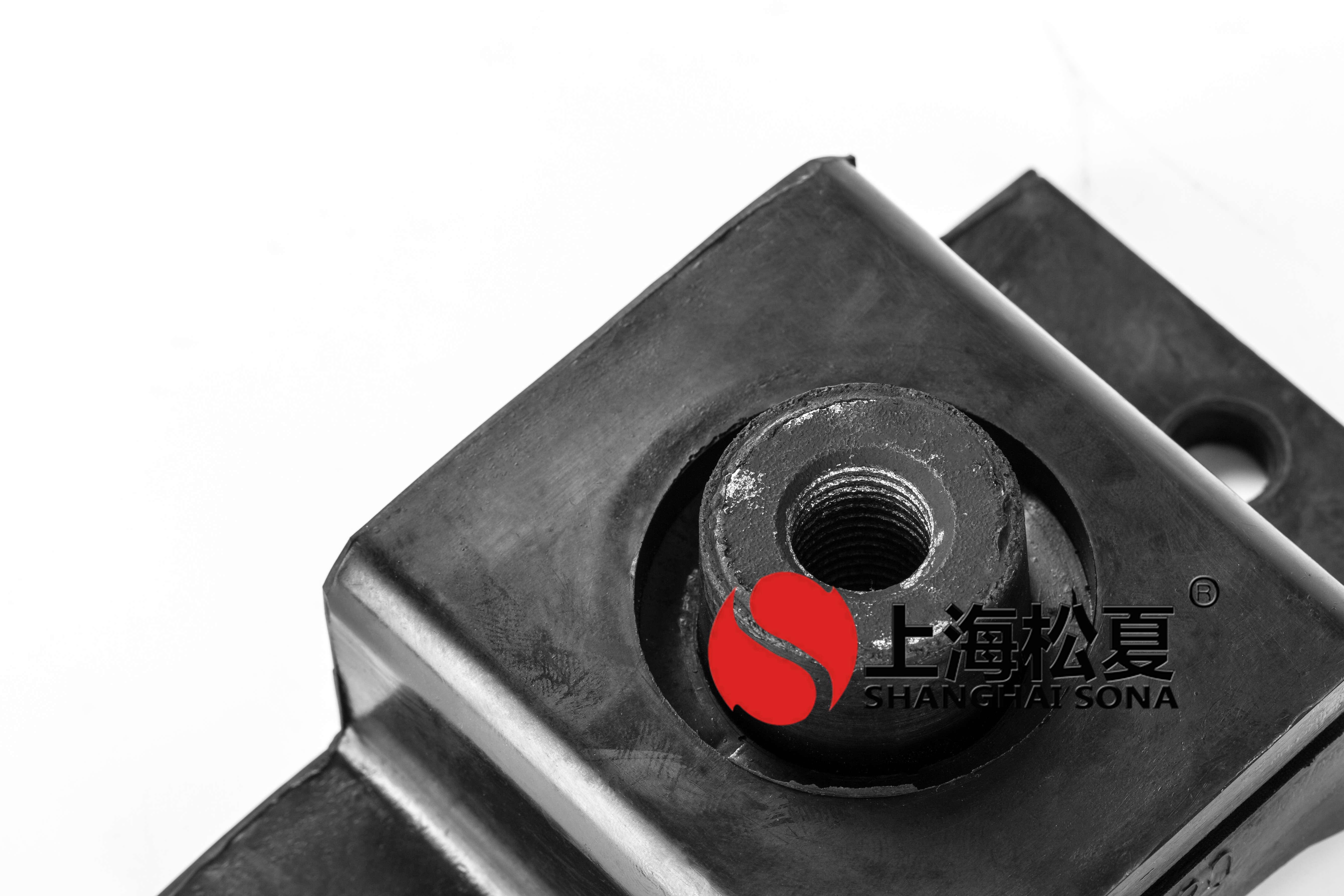 <a href='http://www.shihuaxi.cn' target='_blank'><u>橡膠減震器</u></a>細節(jié)處實拍圖
